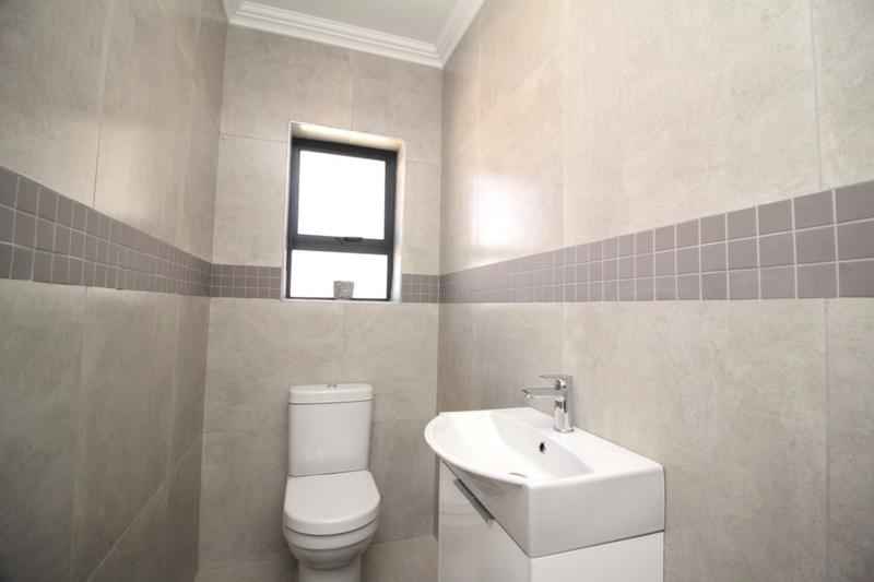 3 Bedroom Property for Sale in Fraaiuitsig Western Cape